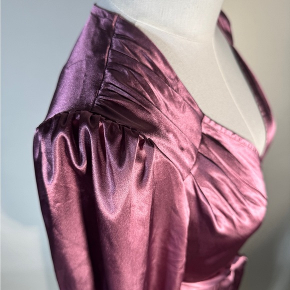 HOLLYWOODLAND BY ELLE REBEL STARLET SATIN ROBE GOWN IN PURPLE - Picture 6 of 11